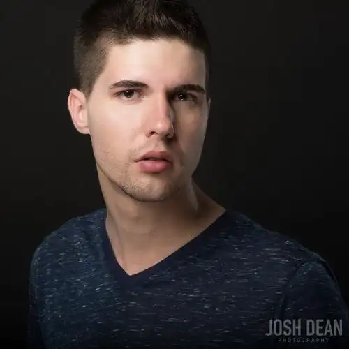 h3 style="text-align:left">josh dean /h3>