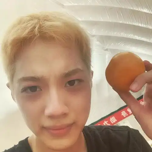 我的快乐都是这些宝藏男孩们的自拍给的