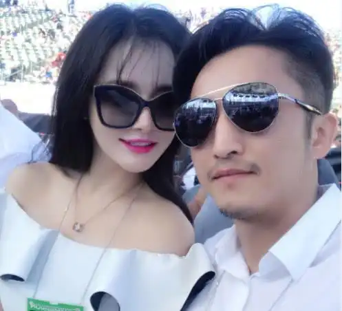 34岁辣妈冉莹颖近照身材不输性感女神柳岩与老公生活甜蜜