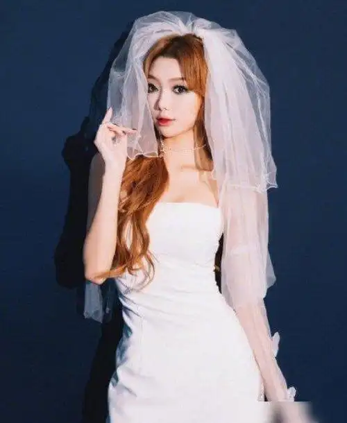 火箭少女101穿婚纱孟美岐空洞傅菁霸气杨超越让人太意外