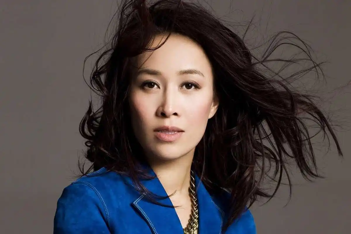 孟桐与那英:娱乐圈中的真实爱情佳话 在娱乐圈这个充满聚光灯和炒作的