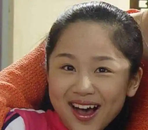 《家有儿女》里的"朵朵",杨紫从小一路走红,她竟无人问津!
