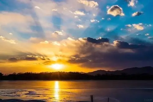 描写天空晚霞的优美句子