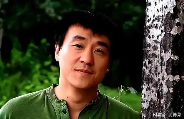 演员何冰跑龙套13年最正确的决定是娶同班同学白富美为妻