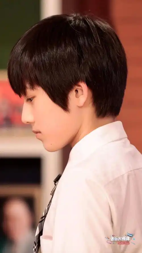 宋亚轩高清手机壁纸:小时候的宋亚轩简直就是个奶团子,小漂亮_腾讯新