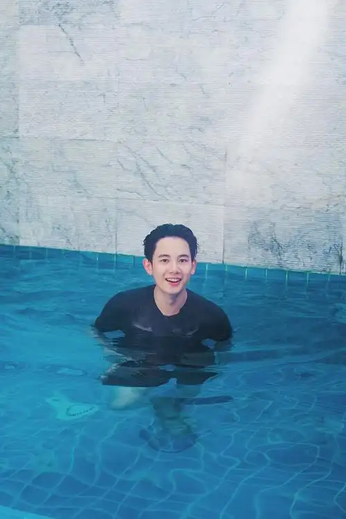 收集胡先煦伪男友照