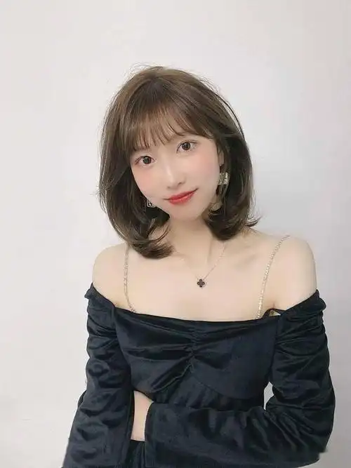 2021流行"c型卷"烫发,中长发留超级美!_发型