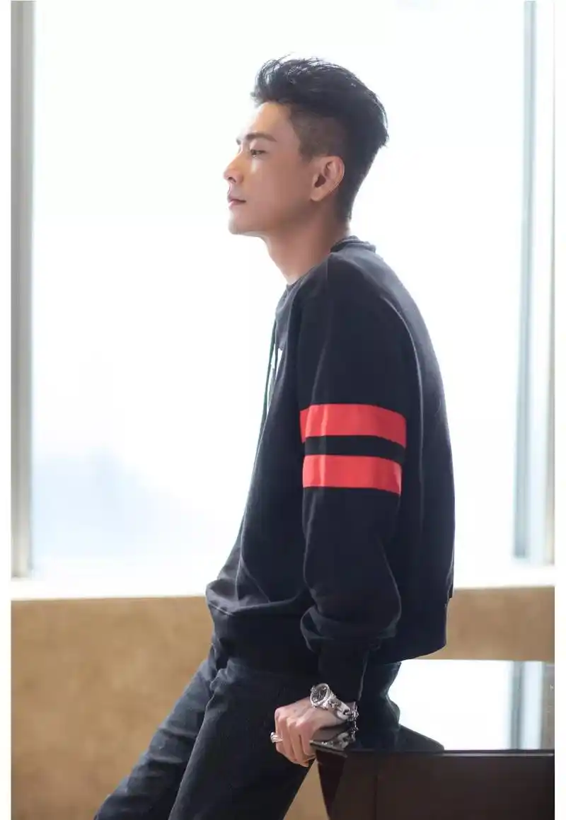 从痞帅坏男人到深情男神黄宗泽保持成长状态