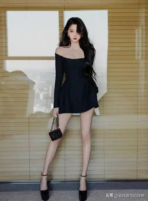 关晓彤今天露腿了!