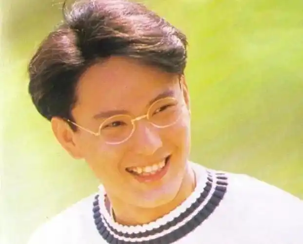 张信哲为何54岁了还单身看看他经历的事就不奇怪了