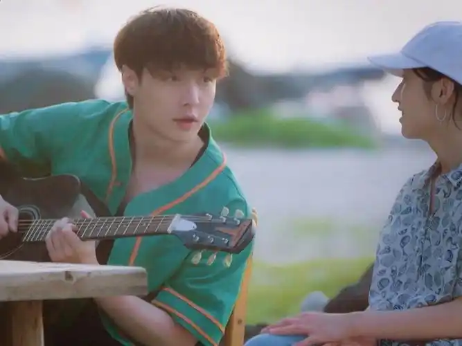 兄妹俩同框画面治愈养眼张艺兴张子枫