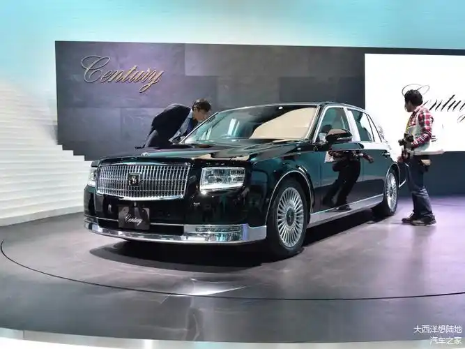 丰田世纪搭载35l混动四驱配电动侧滑门