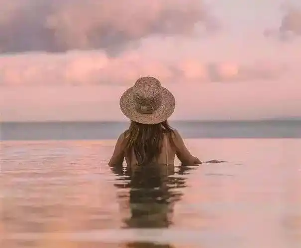 坚强的女人背后都是眼泪