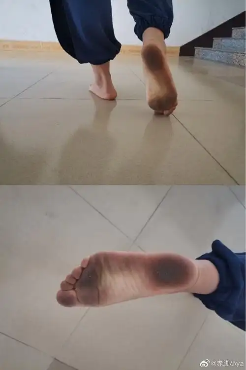 男人的相册-我觉得姑娘的脚脏一点是很性感的-1