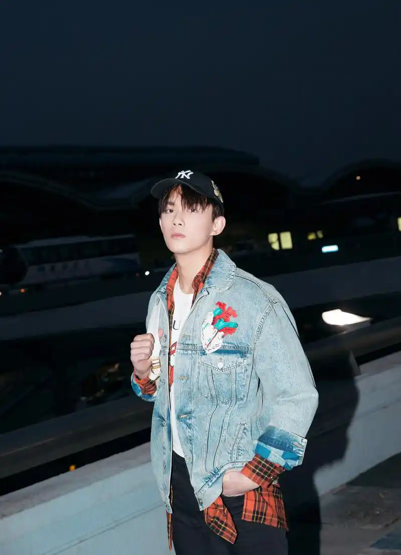 多元魅力,尽情拥抱更多种时尚可能,今天,只管享受这场美学盛宴吴磊