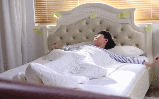[张艺兴][分享]170914 理想中艺兴起床的样子vs现实中艺兴起床的样子