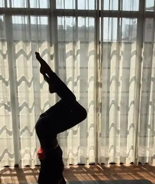 孙俪安家片场碎片时间练瑜伽厉害了娘娘