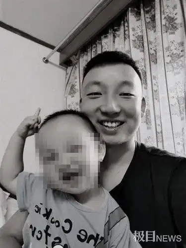 姚策遗体今早火化另一当事人郭威赶来送行