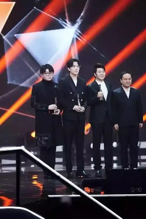 毛不易183,雷佳音184,沈腾180,陈立农184,迪玛希190_身高