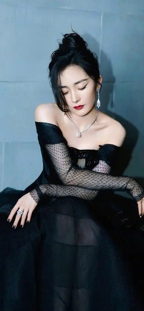 杨幂性感迷人酷霸气女壁纸