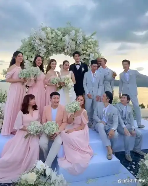 李珠衔和angelababy闺蜜大婚,现场众星云集,酒席风格引争议!