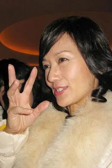 赵雅芝素颜近照布满皱纹不老只是浮云