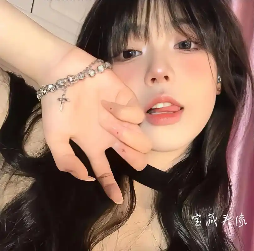 喜欢王鹤地吗那就为他的歌点个赞吧#女生头像 #神仙女头 #神 - 抖音