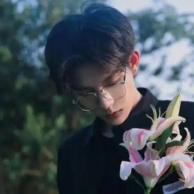 成熟稳重帅气暖男图片