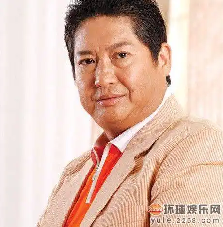 揭秘63岁洪金宝与21岁王沁宜开房内幕(图)