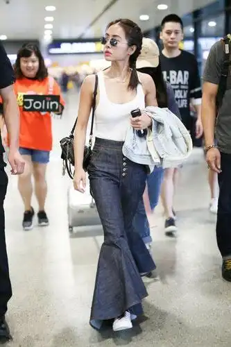 1米58的蔡依林,穿对了裤子,让自己狠狠的"炸"了一把!