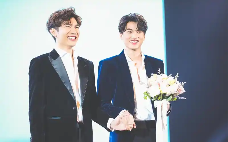 200202mew生日会mewgulf合唱232220232521272028