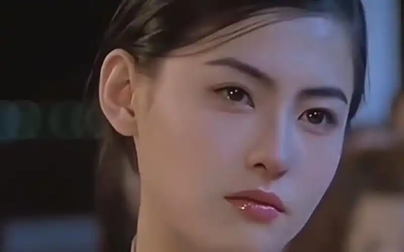 岁月从不败美人,感受一下张柏芝的盛世美颜.