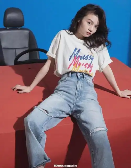 组图回到90年代女星春夏复古港风写真大片