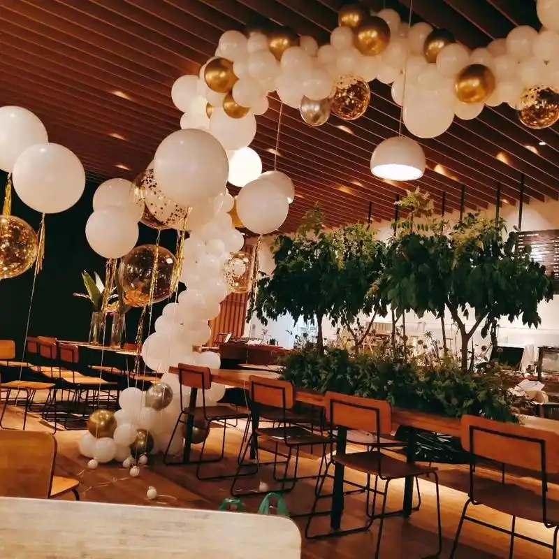 餐厅气球布置