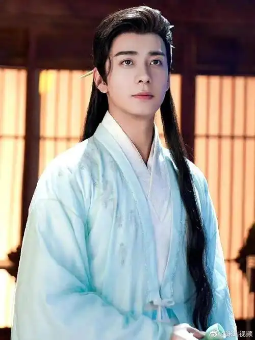 自带仙气的古装美男