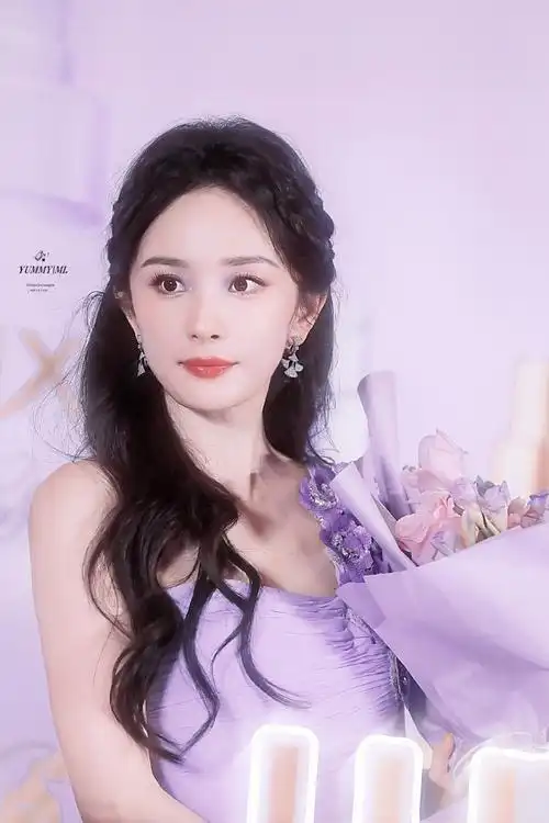 杨幂丁香花仙子##杨幂紫色截断眼妆##杨幂吻樱桃