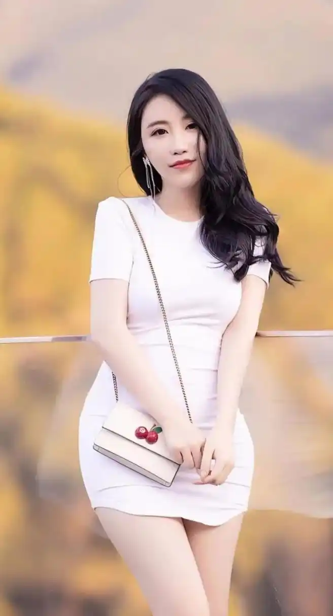 玲珑的曲线,展现出完好美身材#日常穿搭# #性感美女