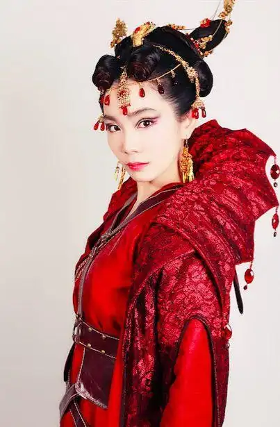 实力派女演员杜娟受邀出演大型古装魔幻喜剧《大仙衙门》,与演员