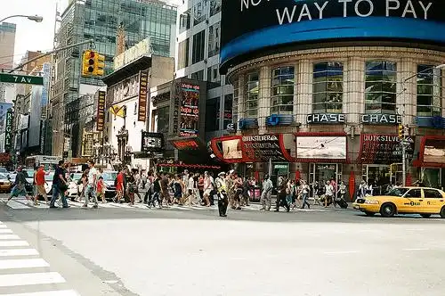 directing traffic in times square | flickr – 相片分享!
