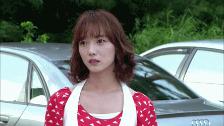 王珞丹尴尬拍肩膀苦笑演技差评北京大妞明星爱豆gif动图_动态图_表情