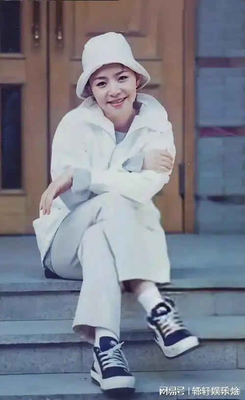 年轻时候的宋丹丹满脸的胶原蛋白青春活力