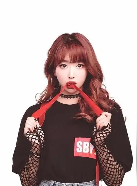 背负百万债务却仍逆风翻盘孔雪儿个人写真2012年参加了韩国jyp组织的