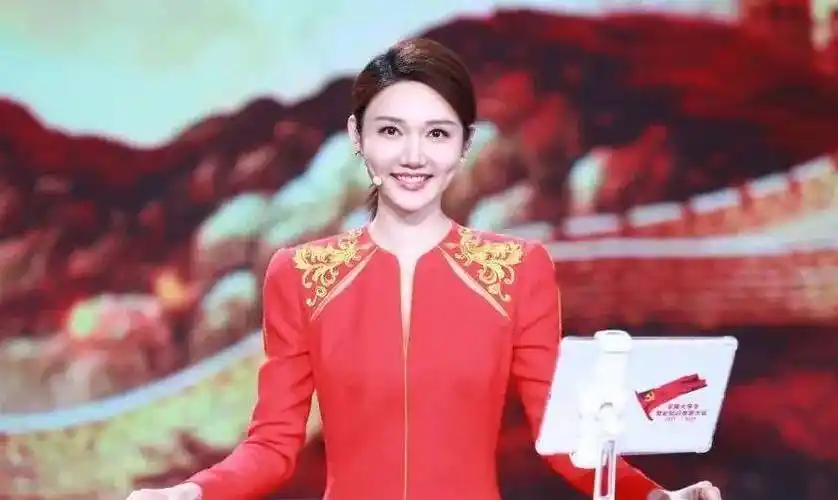 历年春晚女主持人都有谁,看看谁曾经是你们心目中的女神呢?_中央电视
