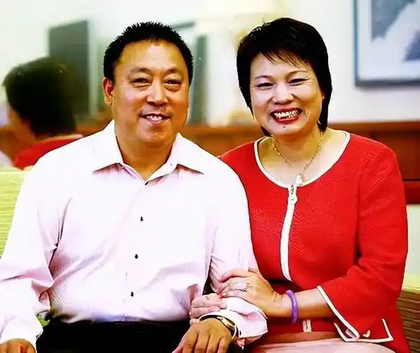 浙江女富豪大败局:20元发家豪赚300亿,短短3年全败光_饰品_义乌_时间