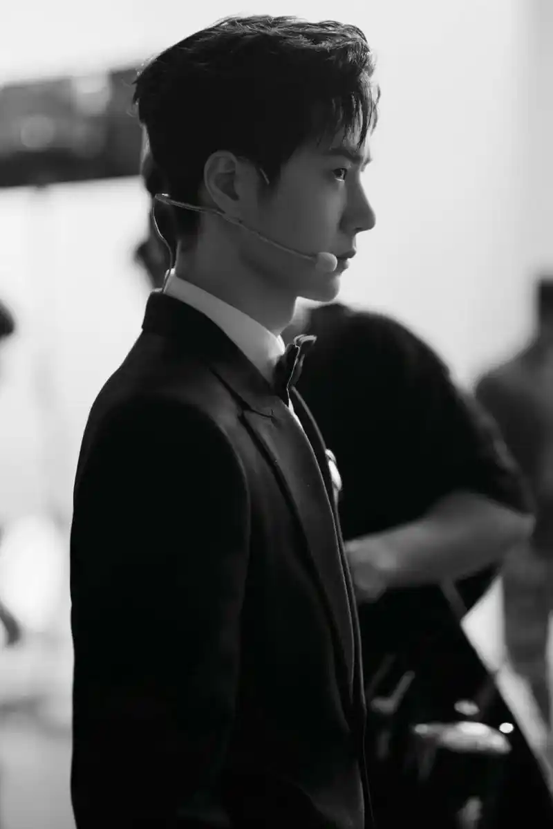 王一博的侧颜,太绝了  #王一博