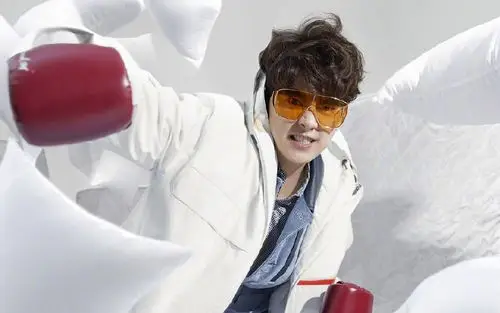 李易峰帅气迷人写真图片桌面壁纸