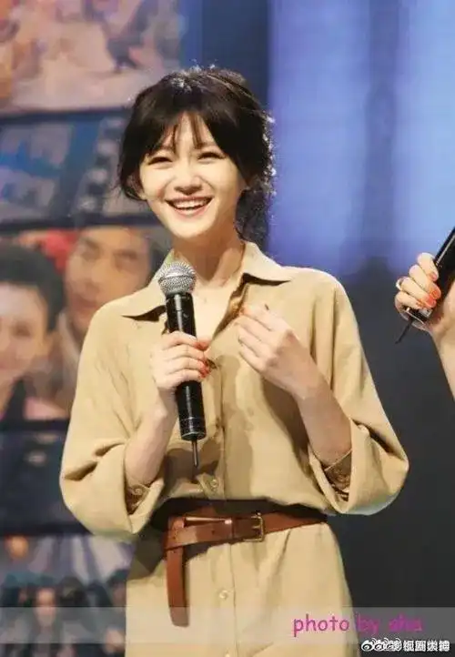 大s年轻时是真的有资本,人长得很清纯唯美,衣品好,会打扮