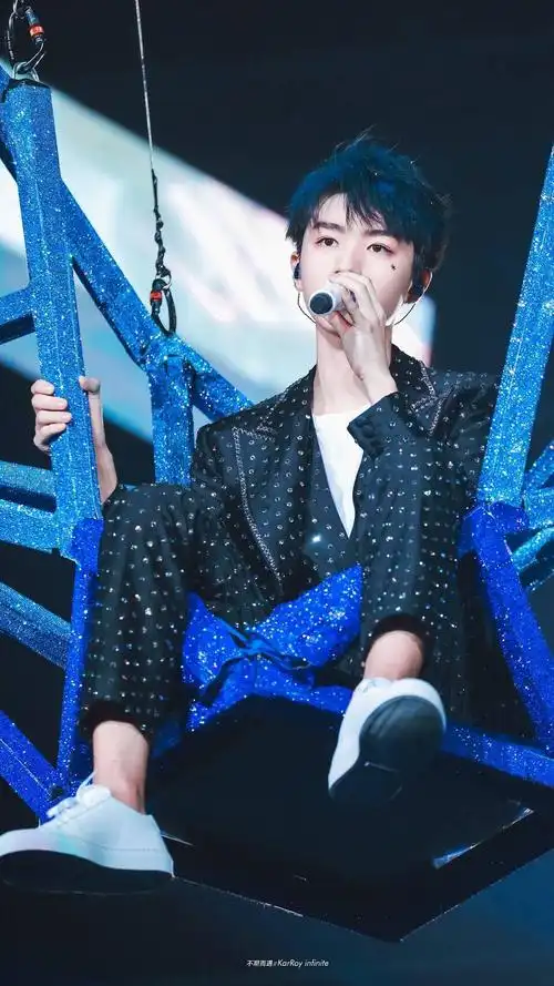 飞向你的蓝海和你的小螃蟹你永远不会孤独王俊凯十九岁生日会part6