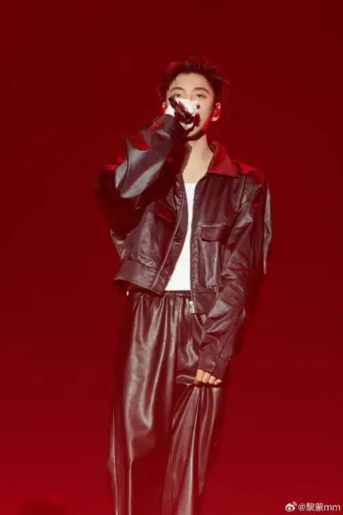 假期除了人人人人人人,还有王子异的帅气舞台,是谁狂喜了我不说,一下