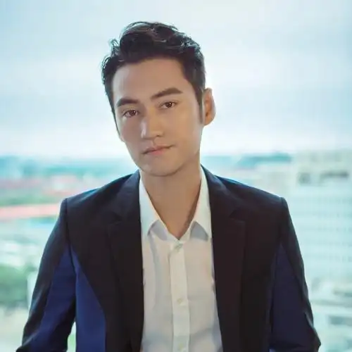 袁弘袁弘,1982年8月23日出生于湖北省武汉市,中国内地影视男演员,毕业